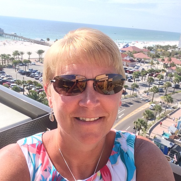 Meet your Posher, Tracie - Picture 1 of 1